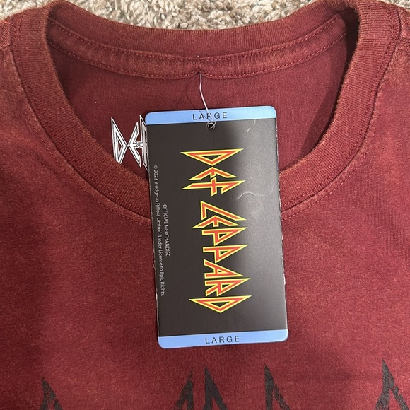Def Leopard Graphic Band Tee - Picture 2 of 3